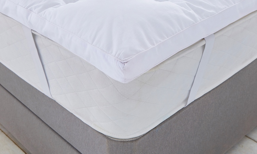 Image 4: Silentnight Mattress Topper