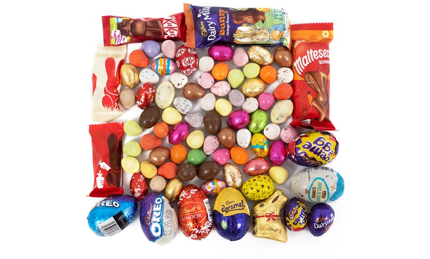 Image 6: One- or Two-Pack of Cadbury Easter Chocolate Pick and Mix 750g 