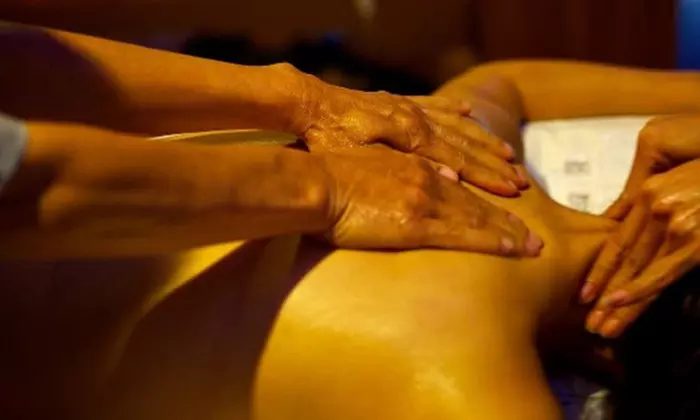 Ressourcez-vous avec un modelage thaï ou un rituel complet avec hammam