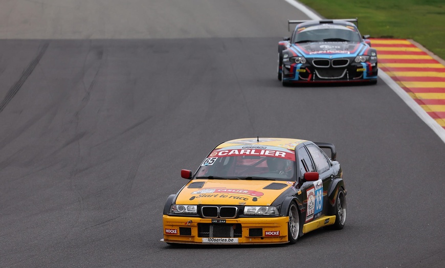 Image 7: Tours de circuit en voiture de course avec Carlier Racing