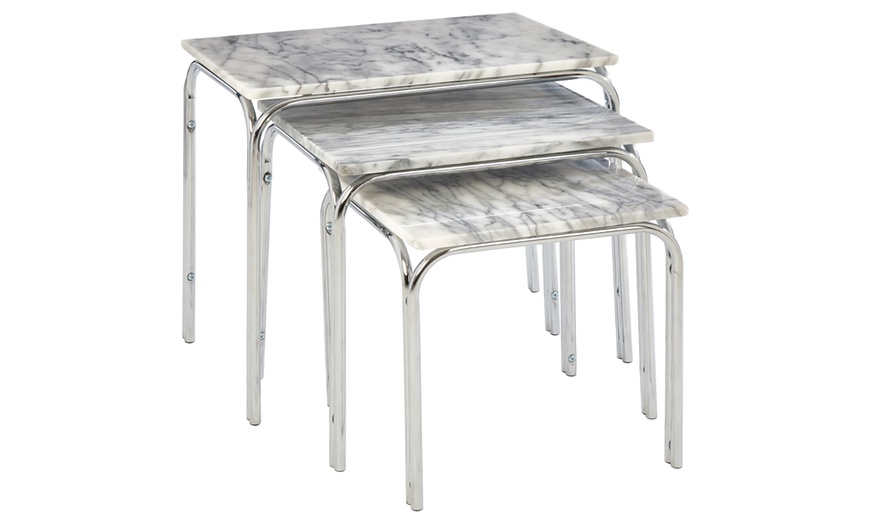 white marble nesting tables