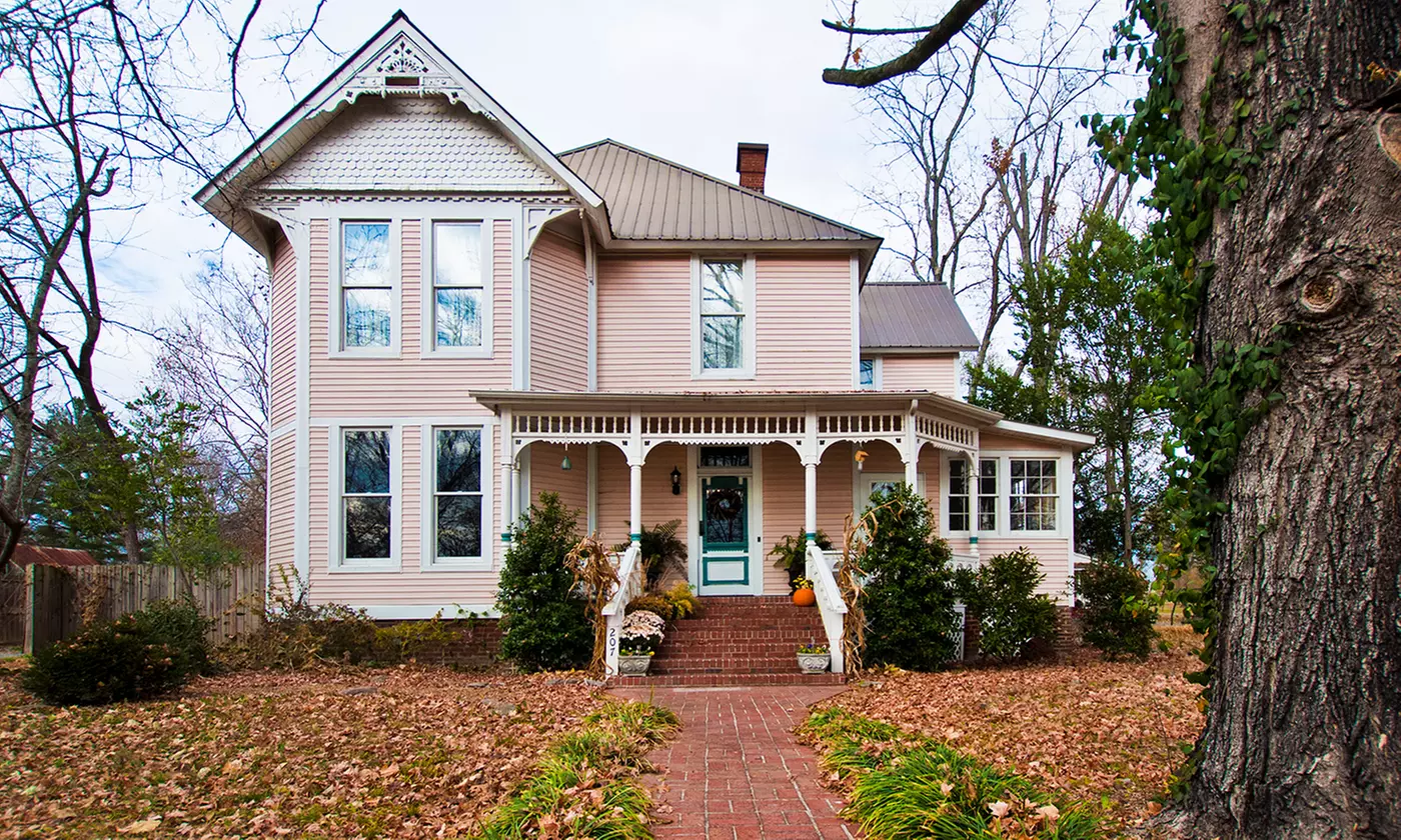 1-Night Stay for Two at Walker Inn Bed & Breakfast - Primary Image