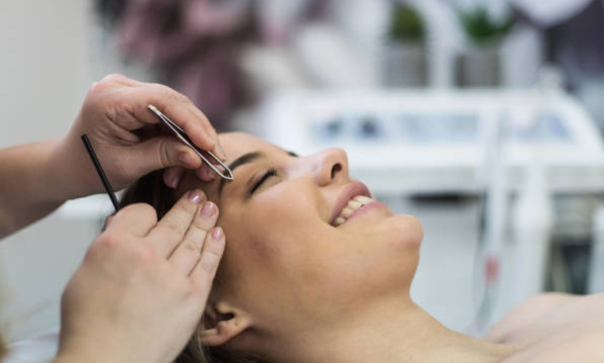 Image 5: Lifting y tinte de pestañas con opción a diseño de cejas y laminado