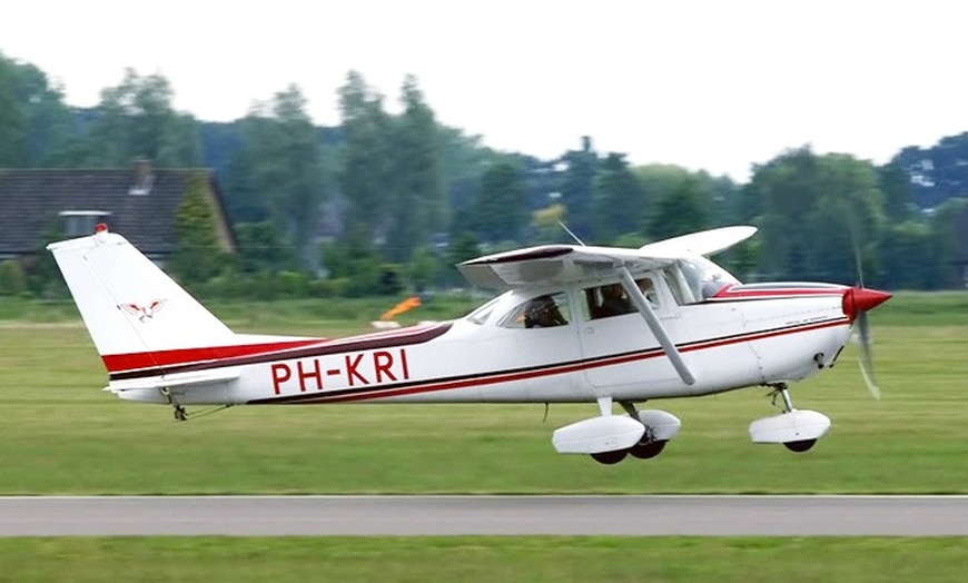 Image 6: Voel de adrenaline: zelf vliegen met een Cessna vliegtuig