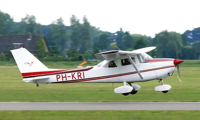 Voel de adrenaline: zelf vliegen met een Cessna vliegtuig