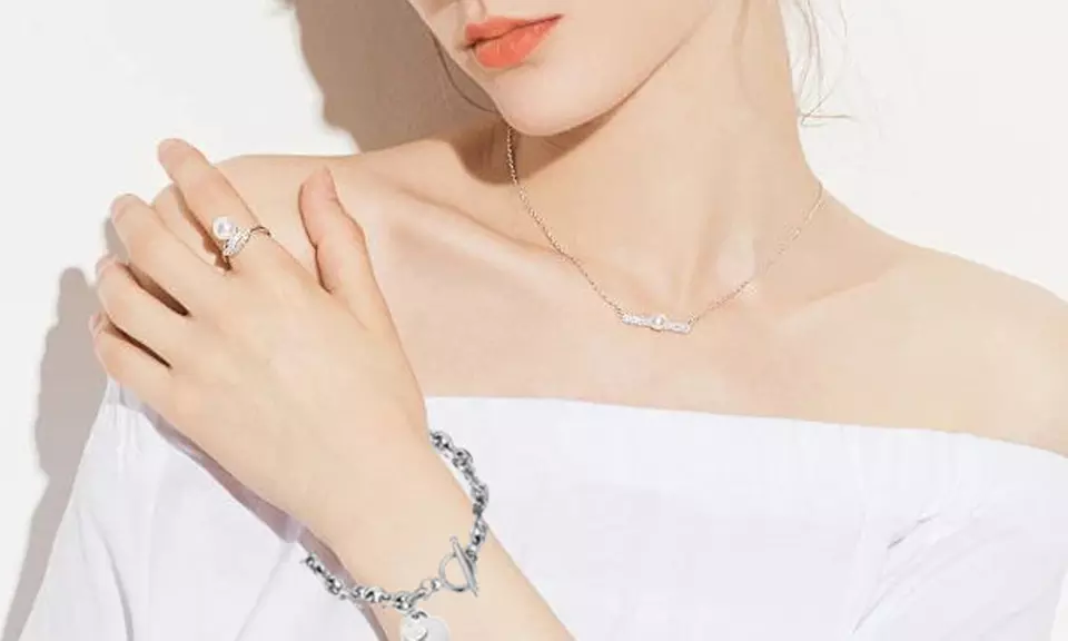 Heart Toggle Bracelets from Swarovski and Gift Box Presented