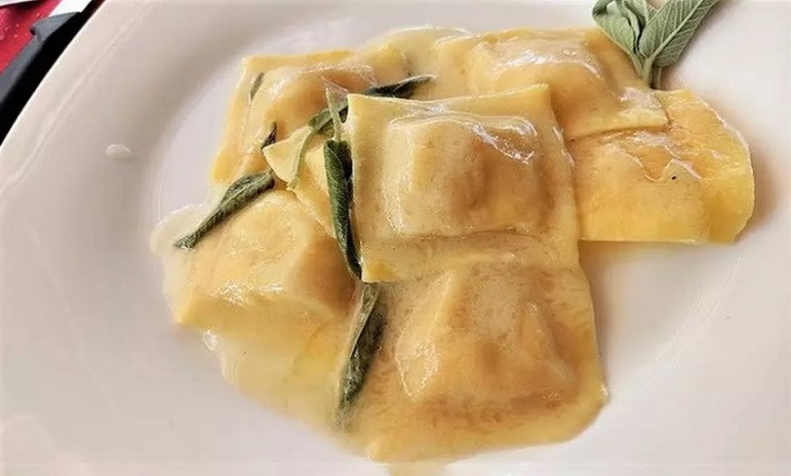 Image 5: Menú italo-argentino con pasta y empanada para 2 o 4 personas 