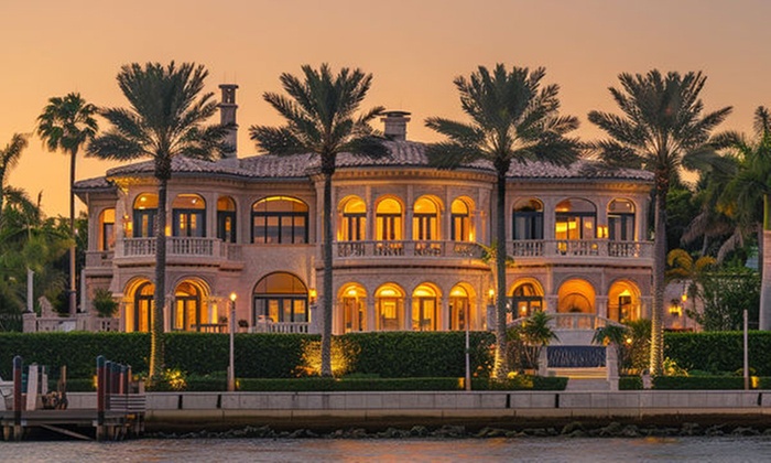 90-Minute Celebrity Homes and Millionaire Mansions Boat Tour  