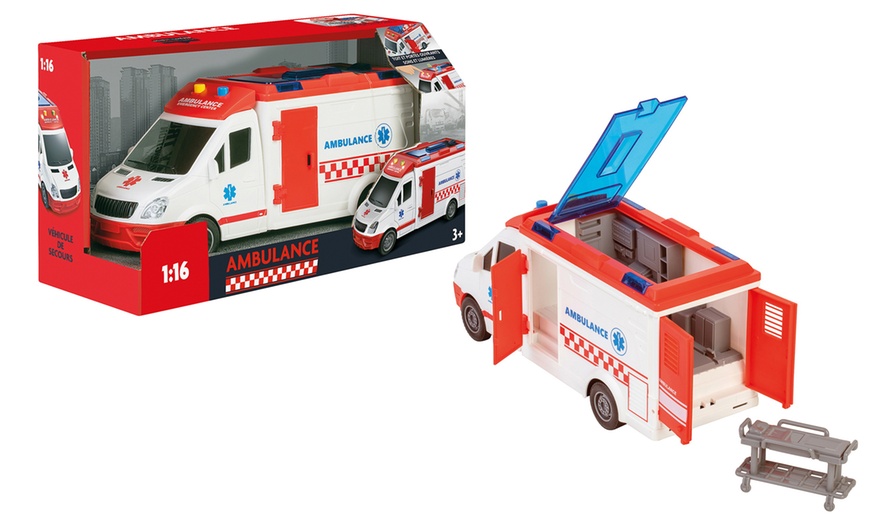 Image 1: Ambulance rétro-friction son et lumière WDK Partner