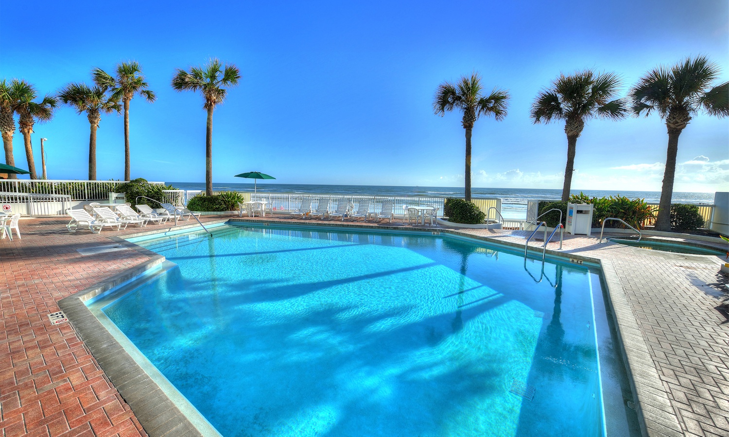Beachfront Hotel in Daytona - Book Now!