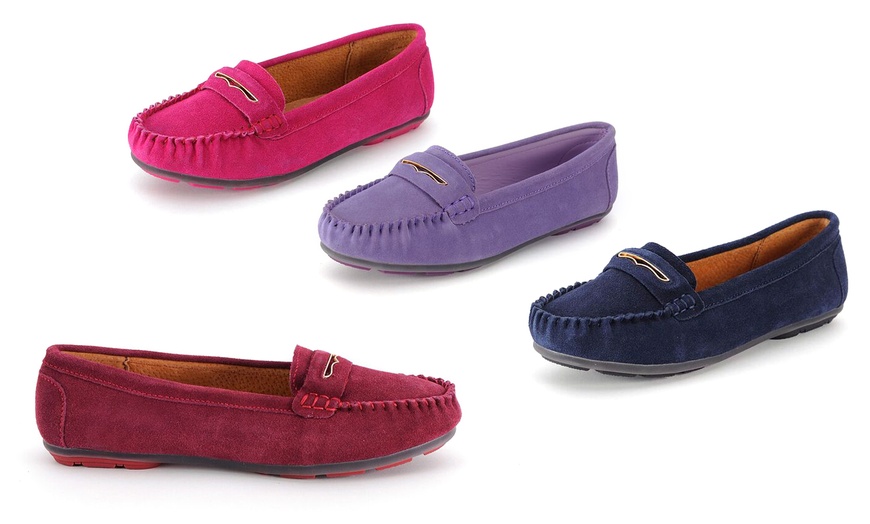 Image 1: Classic suède moccasins voor dames