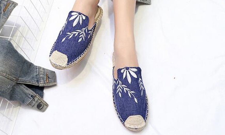 Image 9: Women's Weave Embroidery Sandals