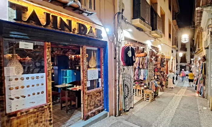 Cocina árabe en el bajo Albayzín para 2 o 4 personas en Tajin Dar