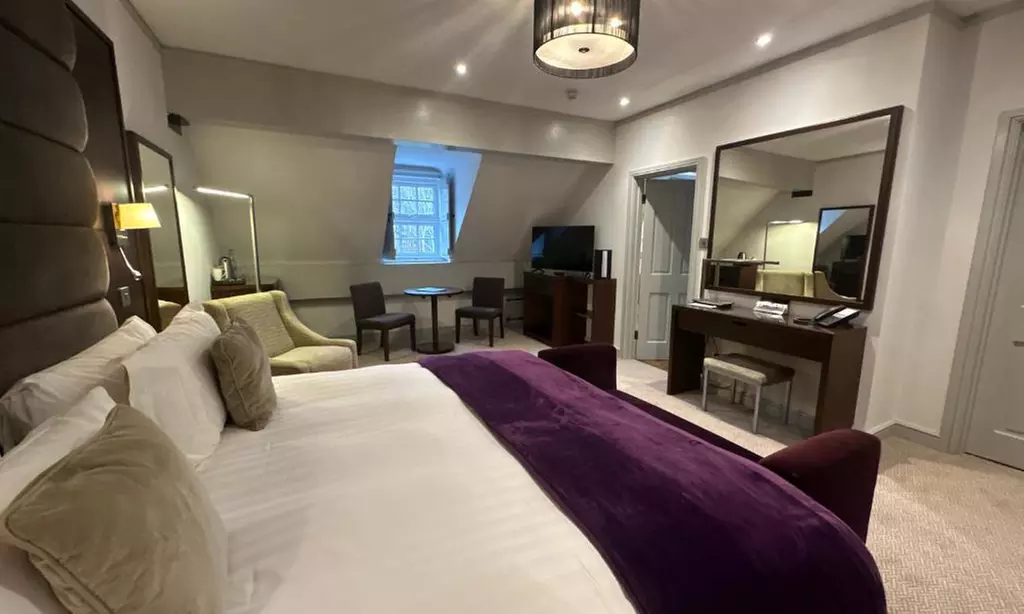 Cheshire: 1 Night with Breakfast