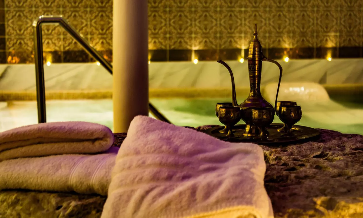 Circuito termal para 2 personas con opción a masaje, cava y bombones