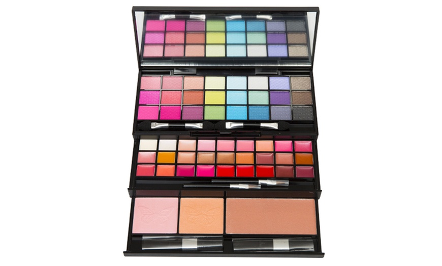 Image 15: Urban Beauty Cosmetics Sets