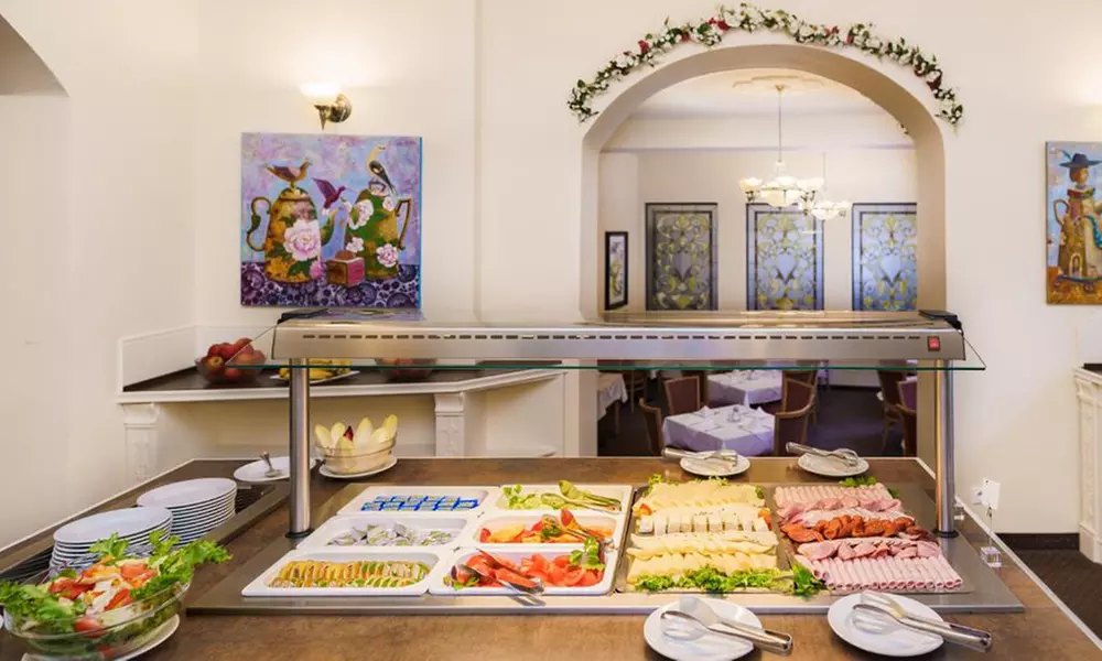 Karlsbad: Doppelzimmer mit Halbpension und Wellness