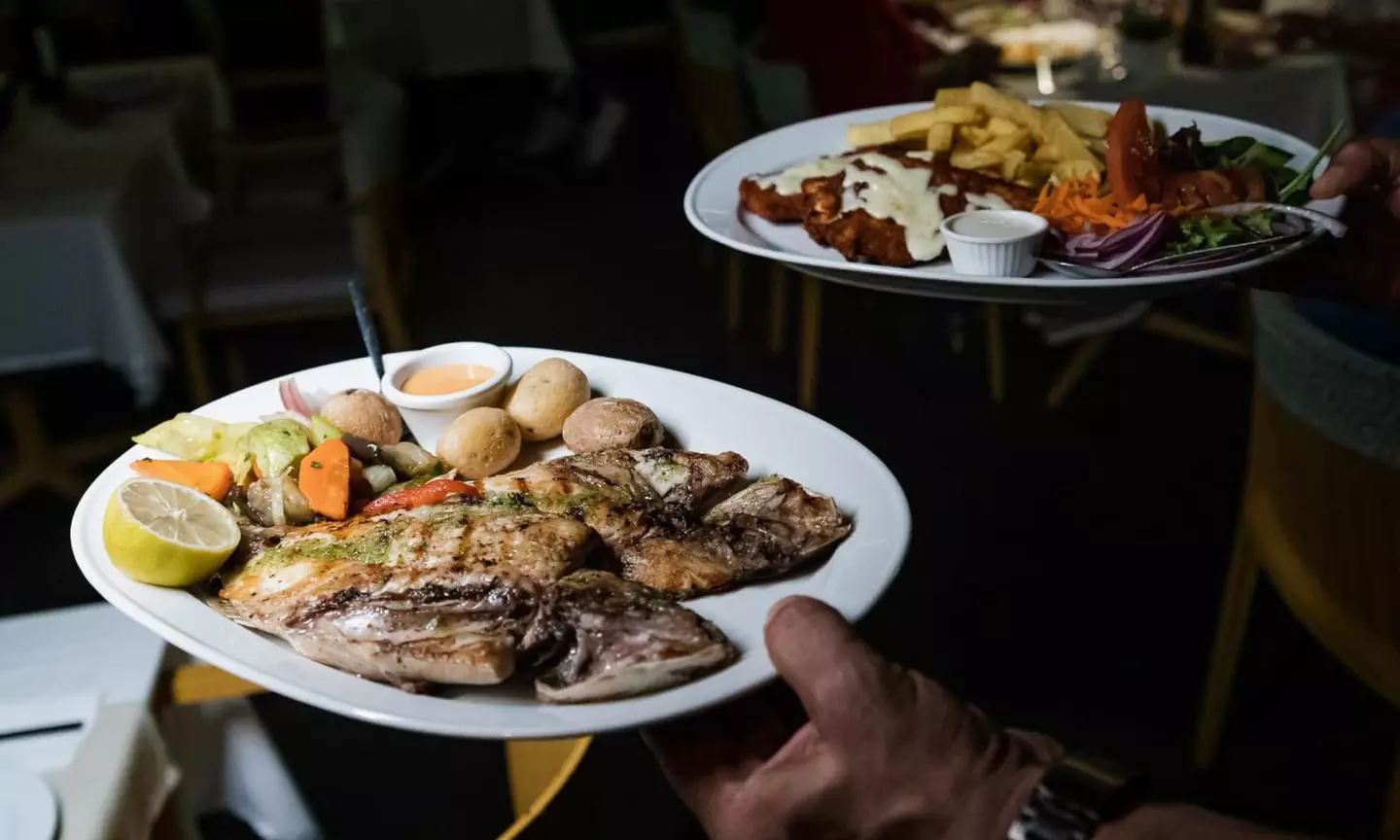 ¡Festín mediterráneo para 2! ¡Disfruta de la mejor cocina al solecito!