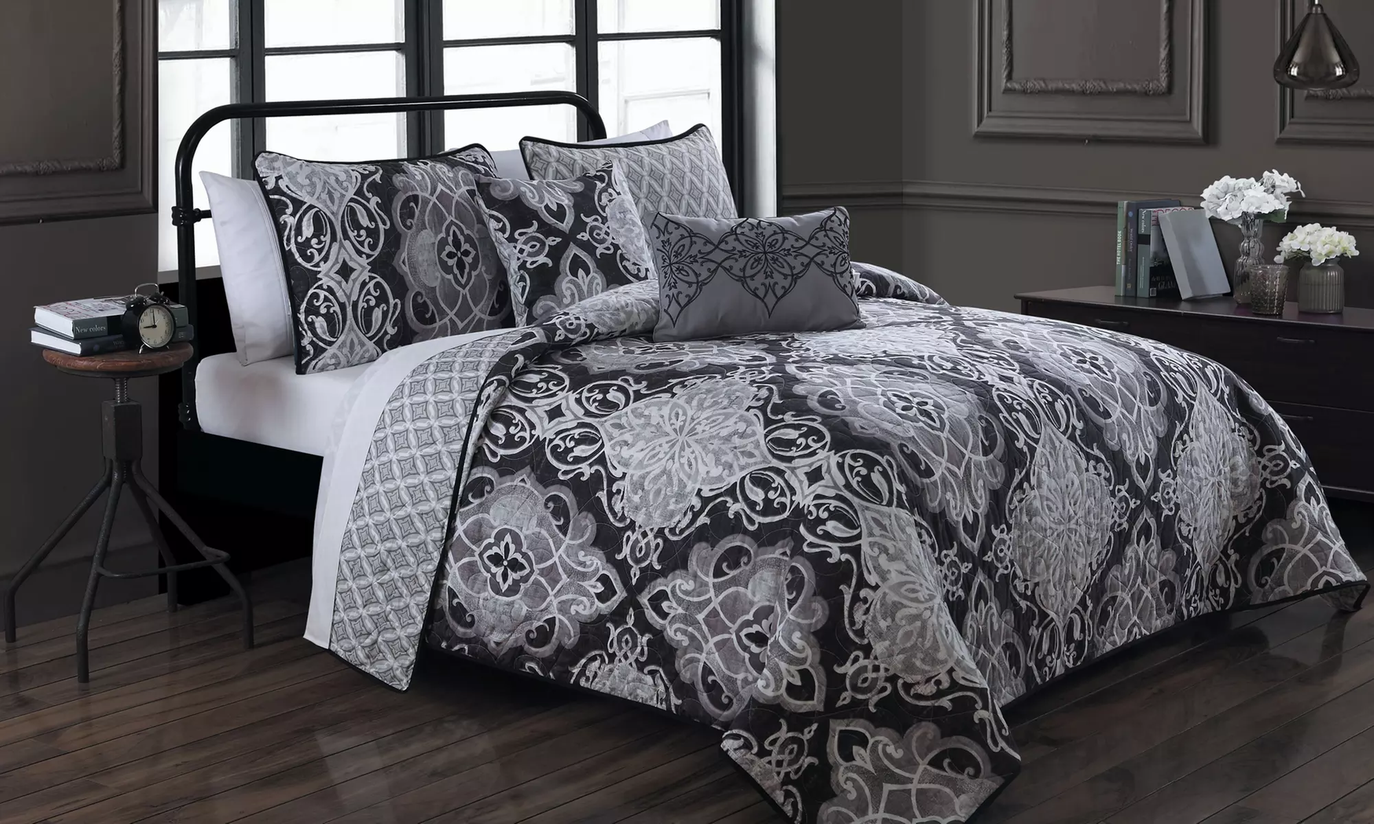 Reversible Printed Quilt Sets (5-Piece) - Primary Image