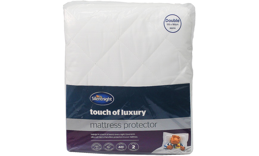 Image 1: Silentnight Double Size Mattress Protector
