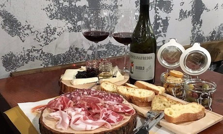 Aperitivo con bottiglia di vino o Open wine fino a 4 persone alla Piadineria La Pequeña (sconto fino a 51%)