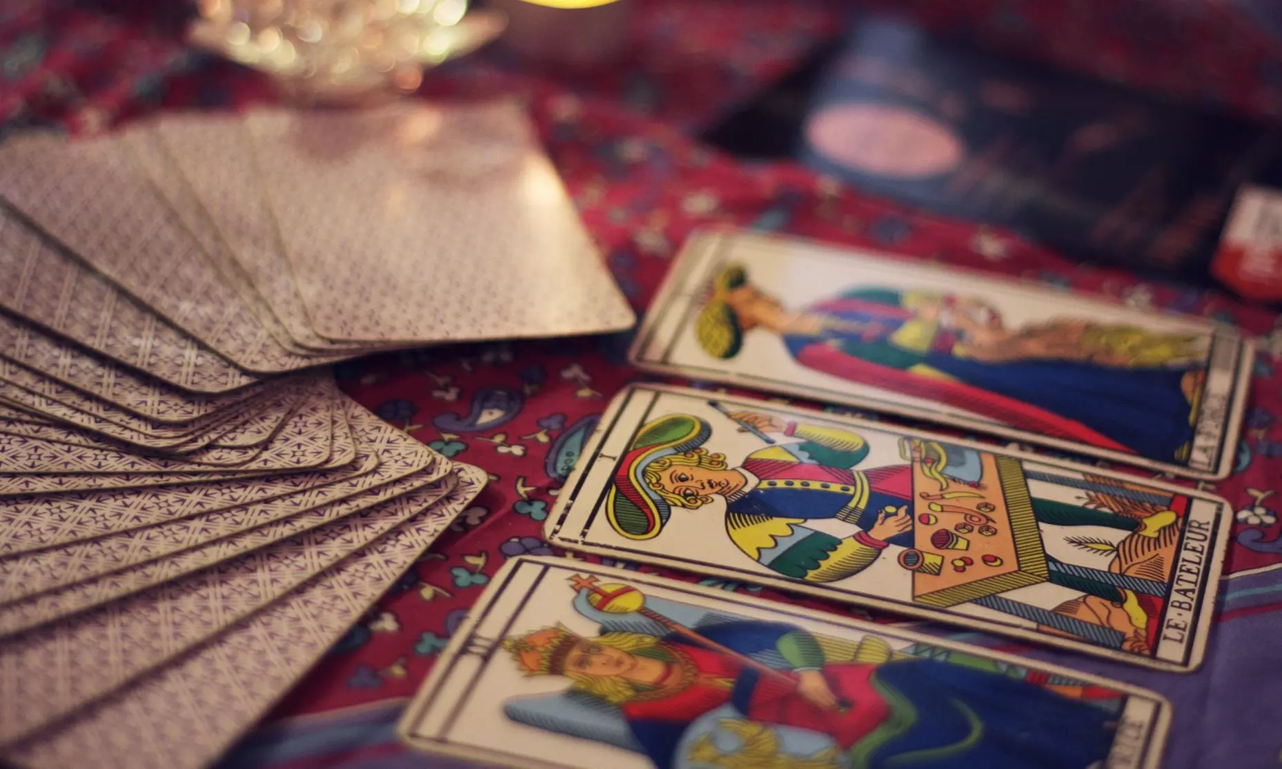 Voyance par téléphone avec 1 domaine au choix de 30 min avec Alisée Voyance - Second Medium