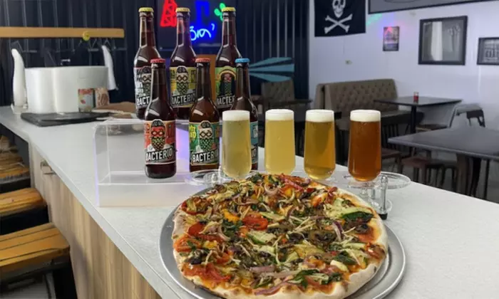 Cata de cervezas y una pizza para 2 o 4 personas