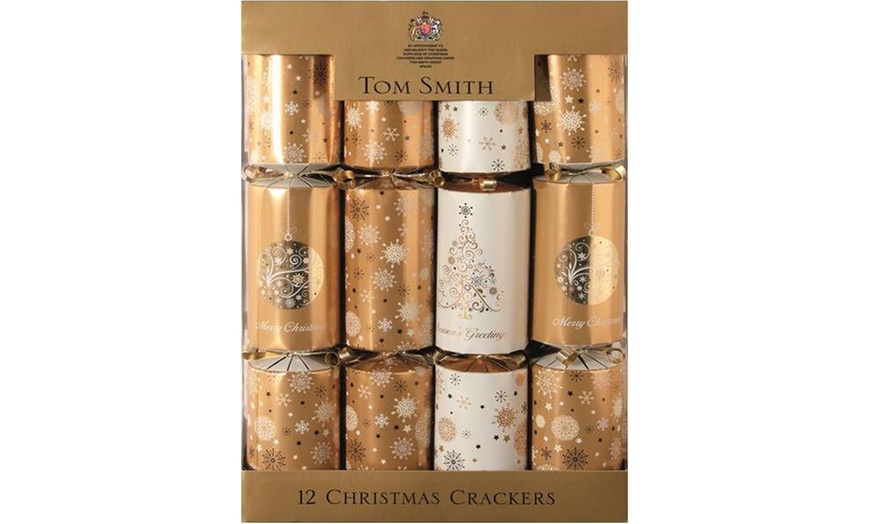 Image 2: Tom Smith Christmas Crackers