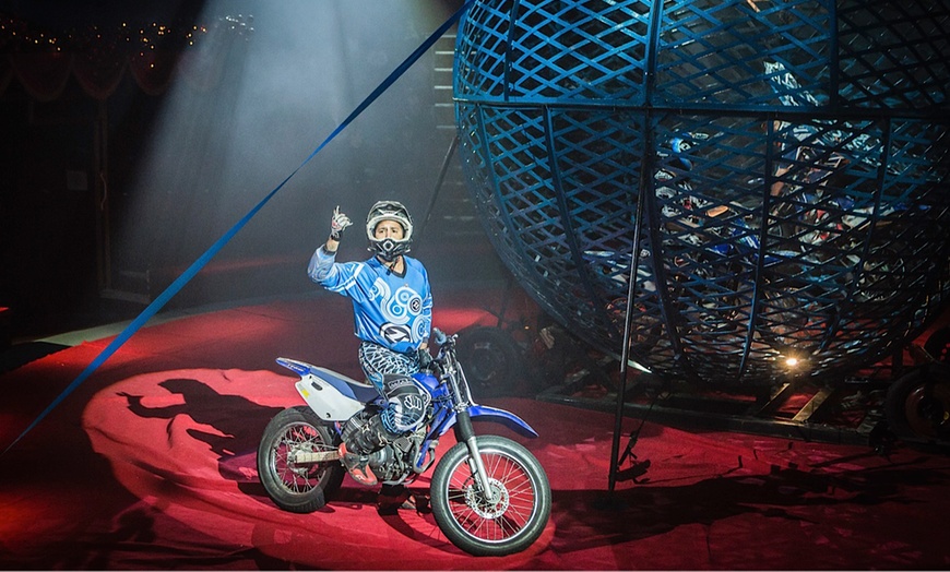 Image 3: Hippodrome's Summer Circus & Water Show