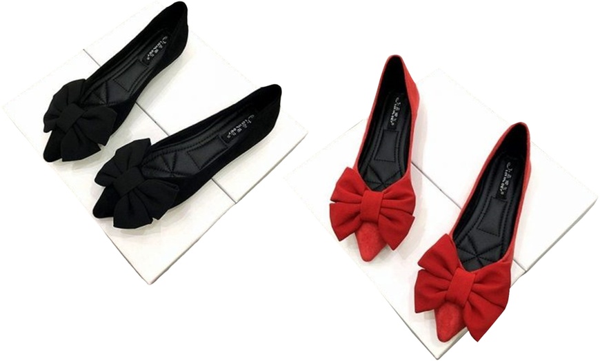 Image 1: Women's Pointy Toe Bow Detail Pump Shoes