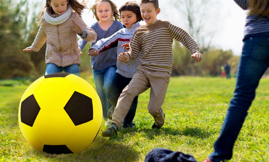 Image 1: Kids' Giant Mega Ball