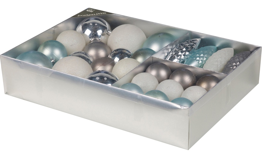 Image 15: 31-Piece Christmas Bauble Set