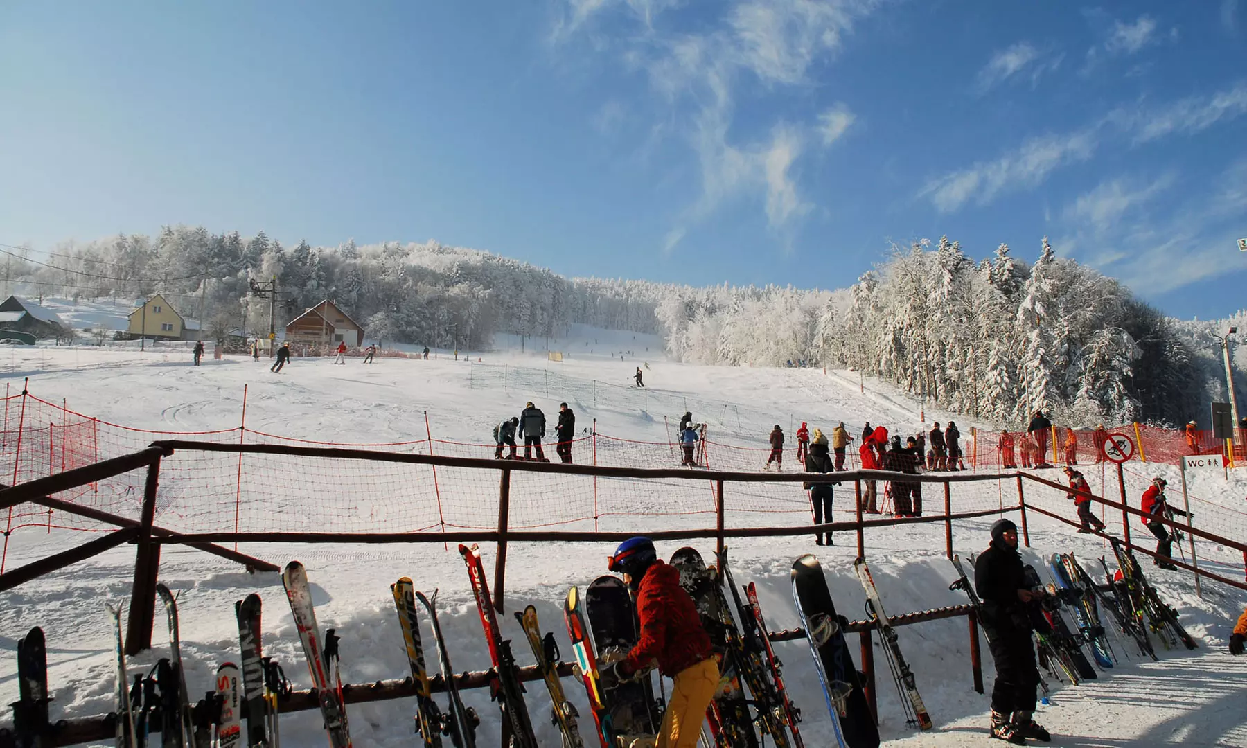 Karnet całodzienny dla 1-4 osób w sezonie wysokim w Laskowa-Ski