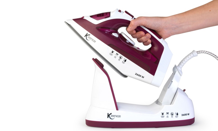 Image 17: Kleeneze Cordless Steam Iron
