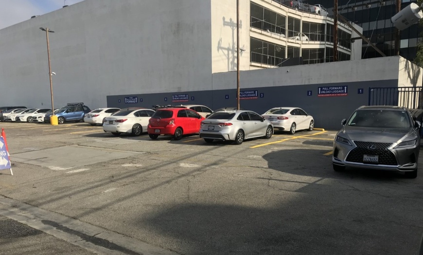 Image 3: Up to 40% Off on LAX Airport Parking