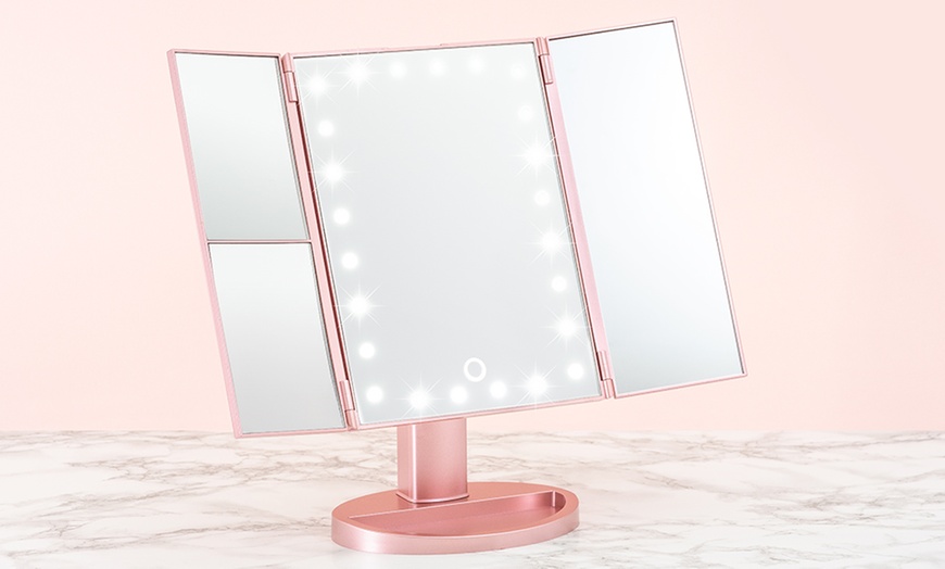 Image 3: Tri-Fold LED Makeup Mirror