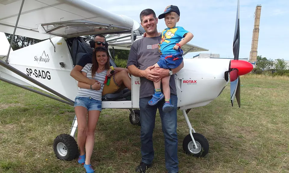 Niezapomniane przeżycie: lot z adrenaliną, szkolenie pilota i więcej