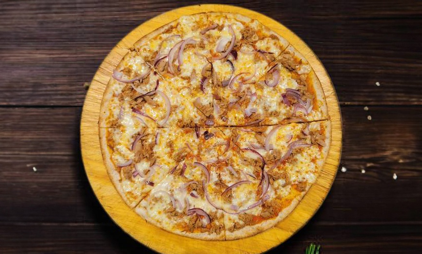 Image 10: Pizza oder Pasta nach Wahl inkl. Insalata Mista für bis zu 4 Personen