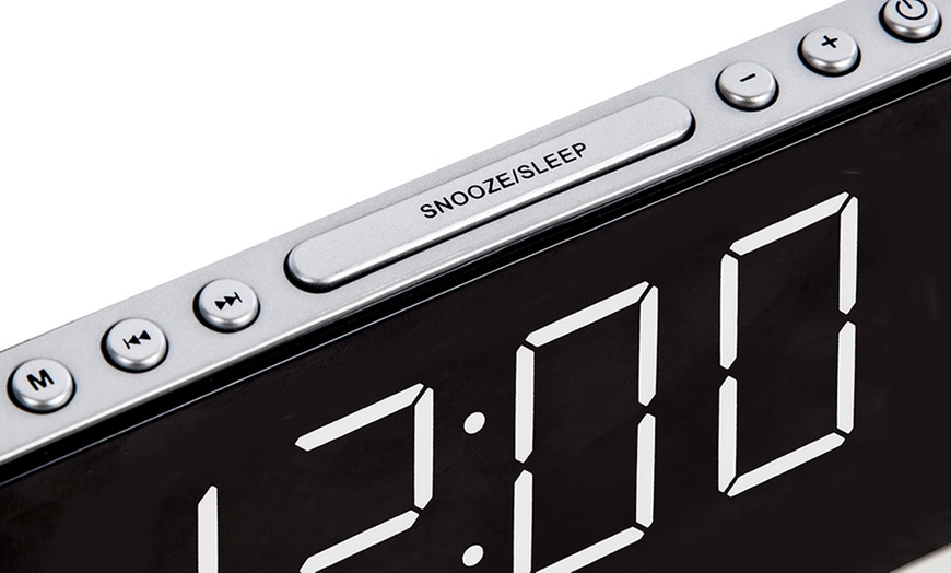 Image 4: Akai A61019 Clock Radio