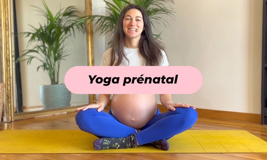 Image 1: Programme de yoga en ligne prénatal avec Cams Yoga