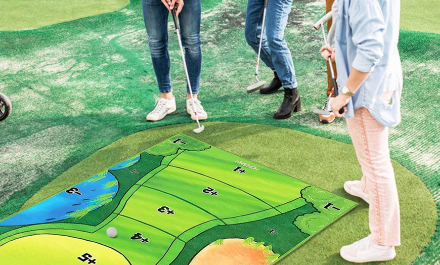 Image 5: Golf Game Set