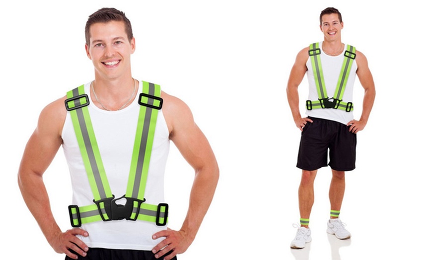 Image 6: Reflective Running Vest