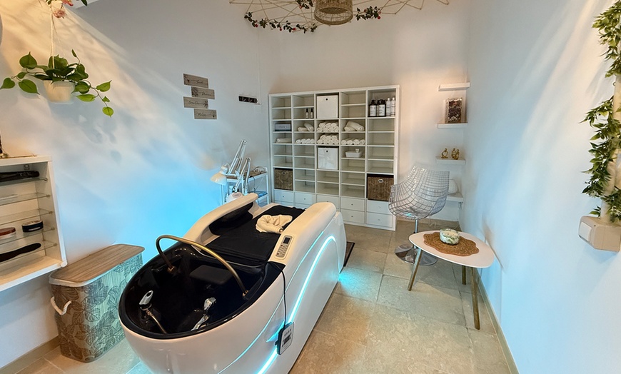 Image 2: Curso completo de iniciación a la manicura con extras para 1 o 2