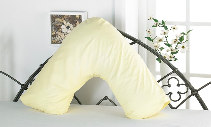 Image 5: V-Shaped Pillow with Cover