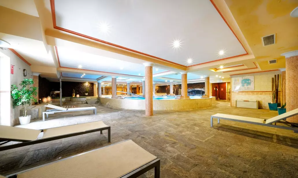 Circuito spa de 90 minutos con tratamientos adicionales a elegir