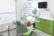 Limpieza dental con ultrasonidos con uno o dos piercing dentales en la clínica Ara Dental - Second Medium