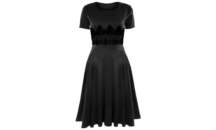 Image 3: Robe patineuse évasée
