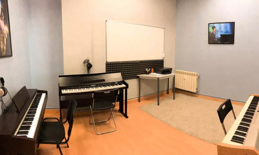 4 u 8 clases de un instrumento o canto en Academia del Arte - Second Medium