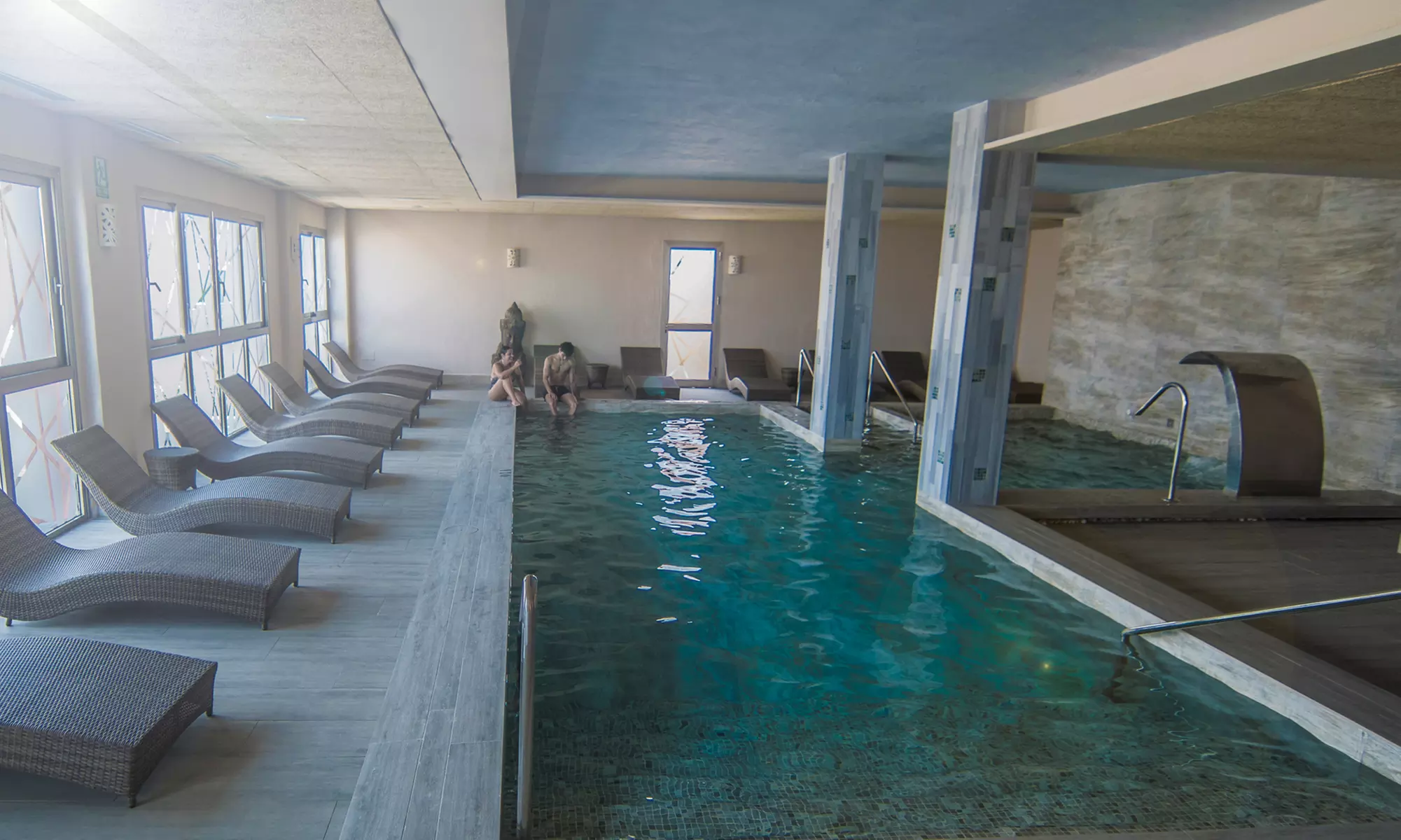 Circuito de spa con masaje relax o terapéutico y opción a Cava