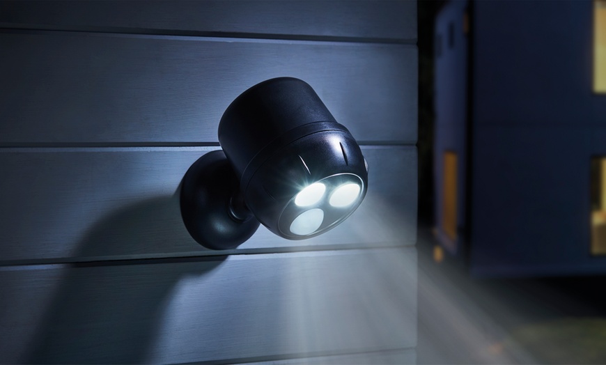 Image 1: Twin LED Wireless Spotlight